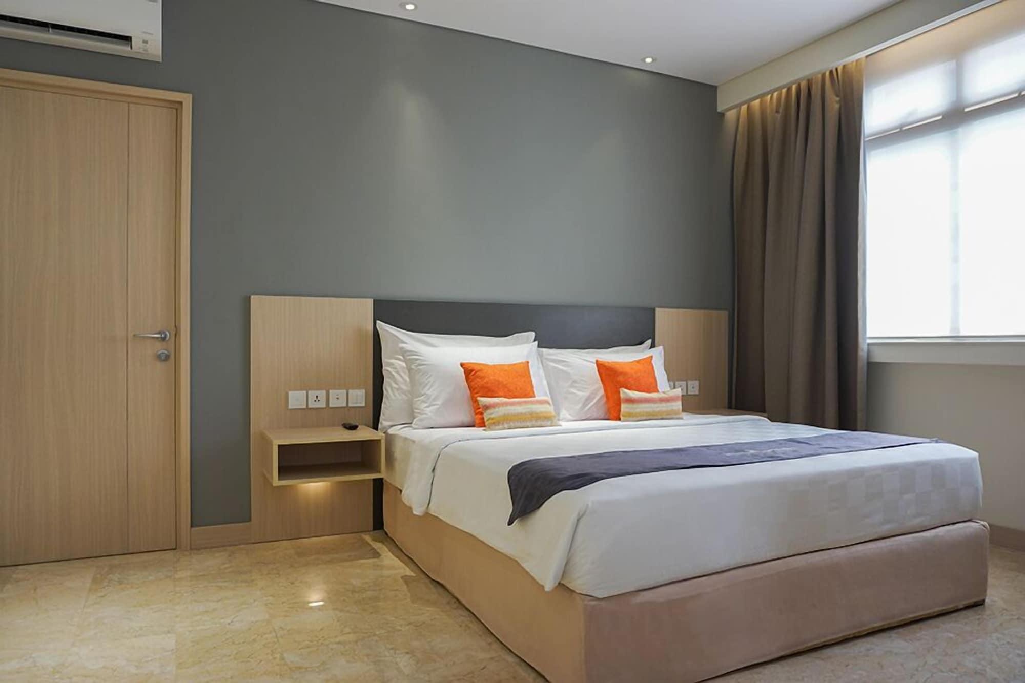 होटल Midtown Simatupang 4*